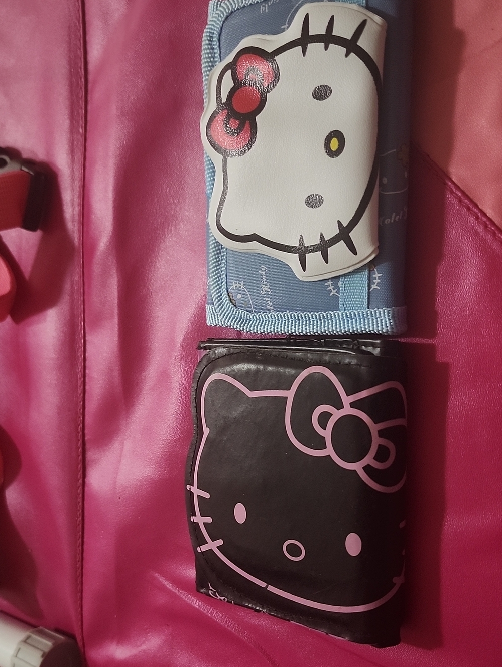 2 Hk Wallets